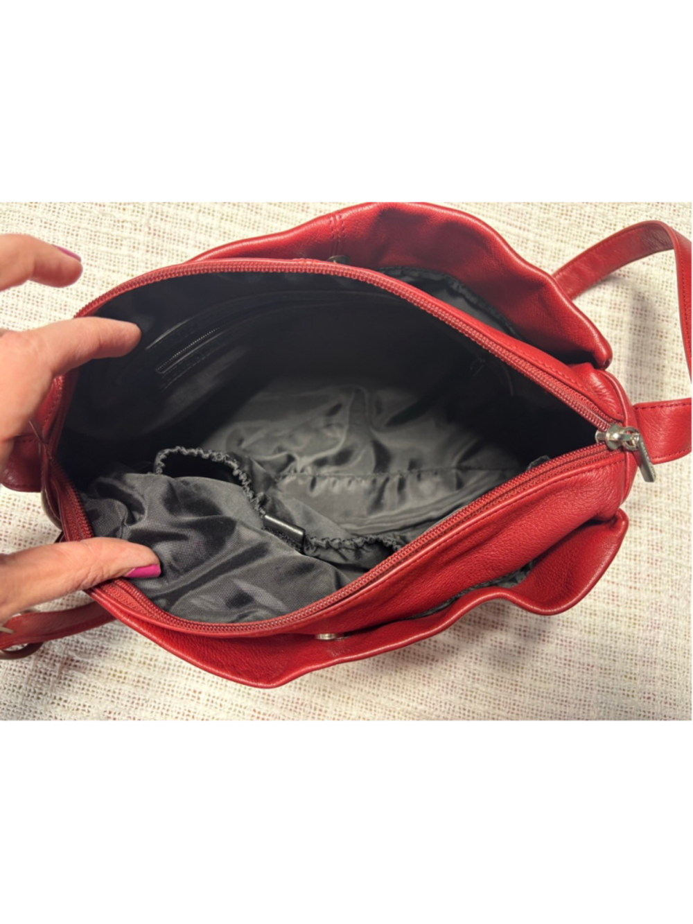 Stone Mountain Red Leather Triple Compartment Crossbody EUC - Picture 4 of 16